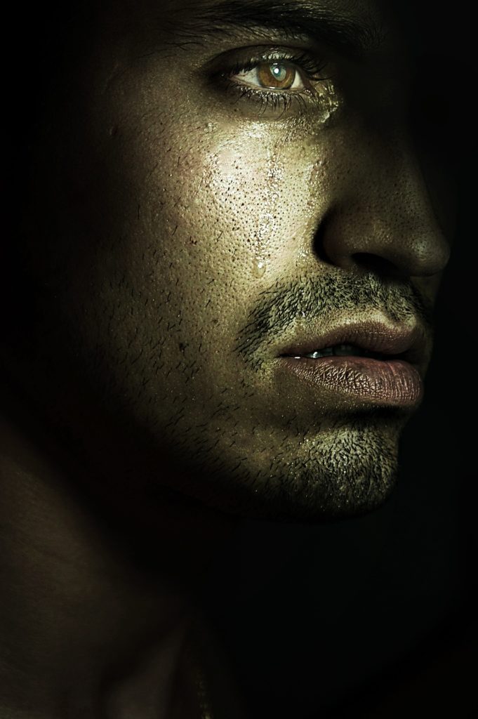 homme-et-e%CC%81motions-de-tristesse-681x1024.jpg homme-et-e%CC%81motions-de-tristesse-681x1024.jpg